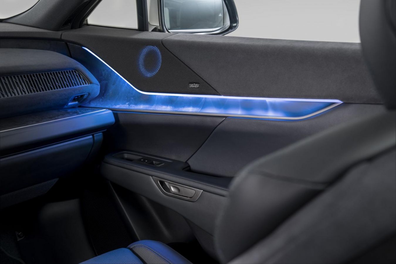 Lexus ΤΖ: Αποκάλυψη για το νέο 6θέσιο SUV με 408 άλογα 